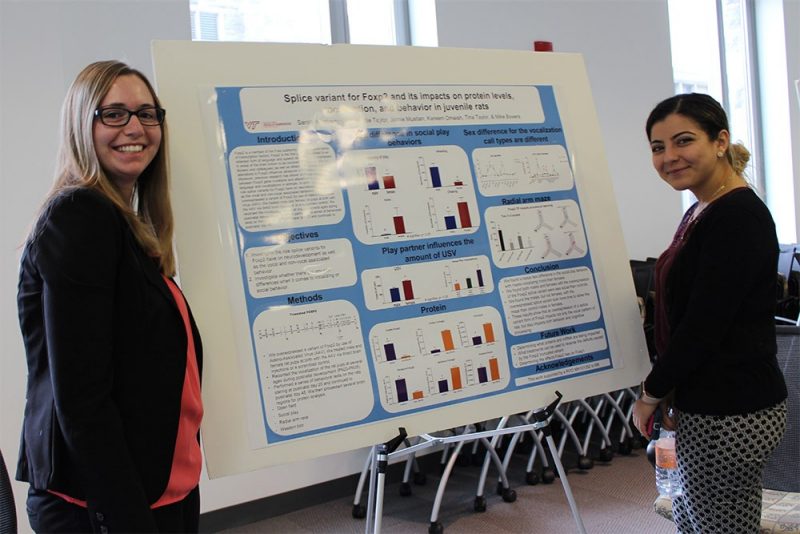 students at  the SoN Spring Research Exhibit 
